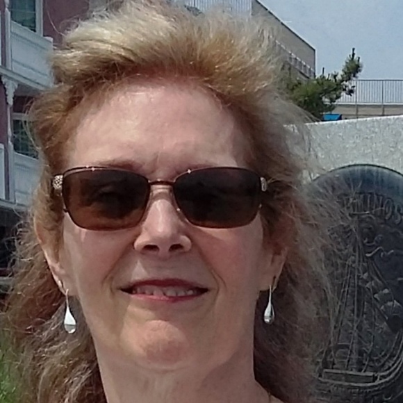 Meet your Posher, Tina - Picture 2 of 6